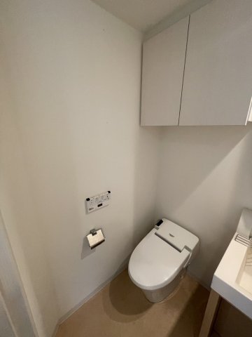 トイレ　※別部屋の参考写真です。