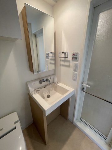 洗面設備　※別部屋の参考写真です。