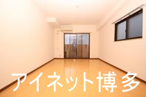 居室・リビング　広々リビングとしたリビングですね