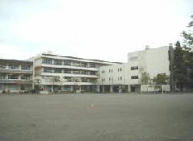 中学校　府中市立府中第四中学校（中学校）まで695m