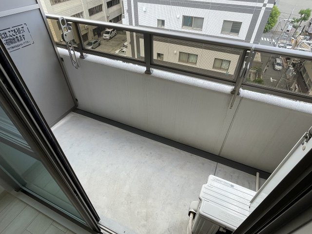 バルコニー　お洗濯にも便利なバルコニー付き