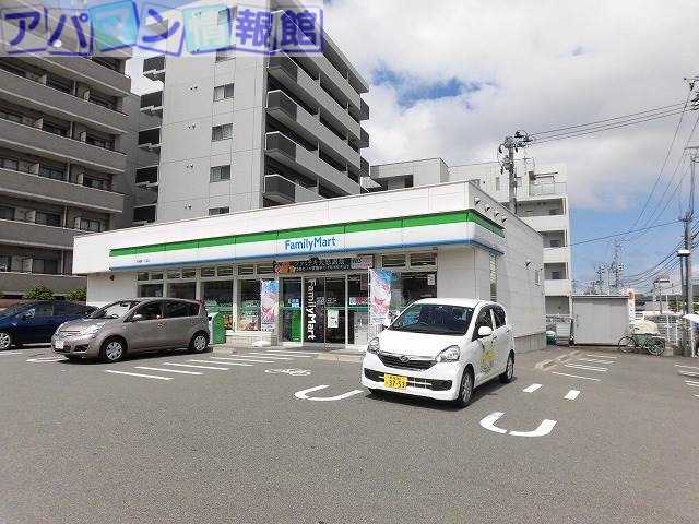 コンビニ　ファミリーマート新潟鐙一丁目店（コンビニ）まで613m