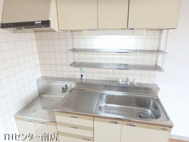 キッチン　同物件別部屋写真