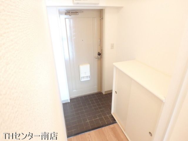 玄関　同物件別部屋写真