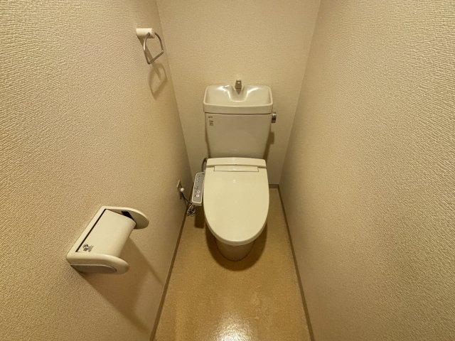 トイレ　別号室参考写真です。