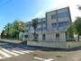 小学校　足立区立鹿浜第一小学校（小学校）まで360m