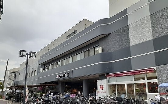 ショッピングセンター　イオンスタイル新茨木店様（ショッピングセンター）まで650m