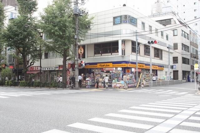 ドラックストア　薬 マツモトキヨシ 神保町店（ドラッグストア）まで84m