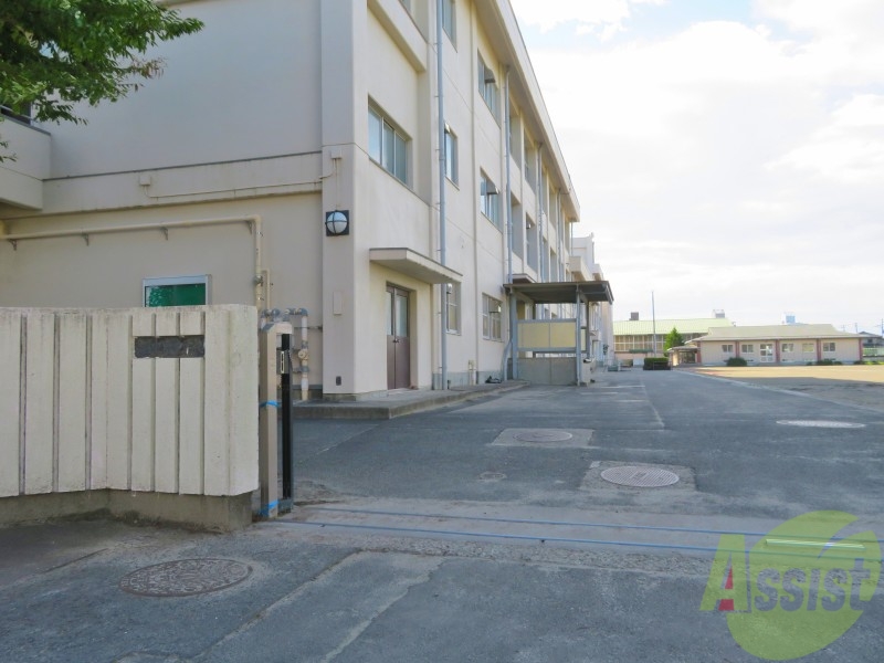 中学校　仙台市立中野中学校（中学校）まで566m