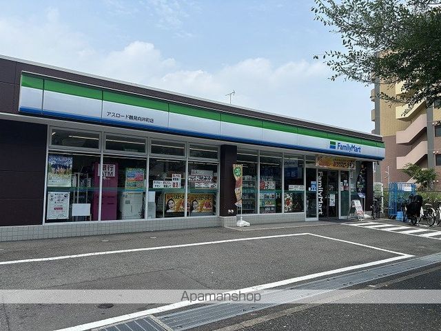 コンビニ　ファミリーマート（コンビニ）まで385m