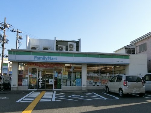 コンビニ　ファミリーマート　岸和田土生町2丁目店（コンビニ）まで680m