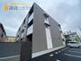 建物外観　閑静な住宅街にデザイン性が高い物件登場です。