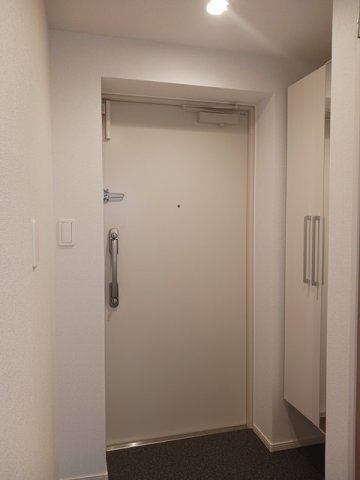 玄関　収納もある玄関です
