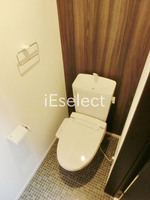 トイレ　温水洗浄便座付き