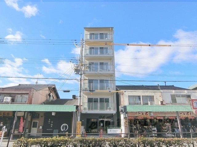 CASA花車の外観写真