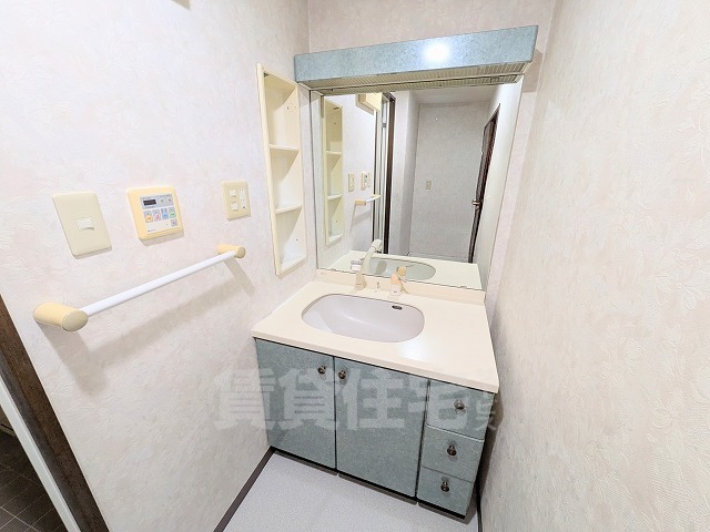 近鉄奈良線 富雄駅 徒歩15分 8階建 築30年の内装写真