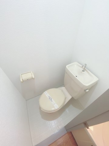 トイレ　別号室の画像です。ご参考下さい