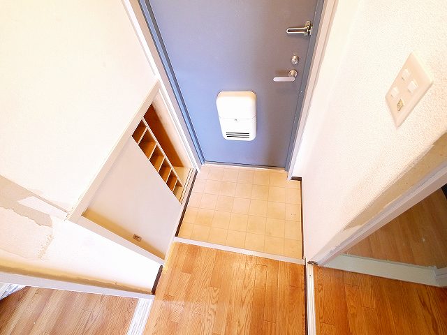 なら南新町マンションの玄関写真