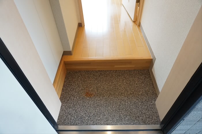 京王線 笹塚駅 徒歩5分 4階建 築22年の玄関写真