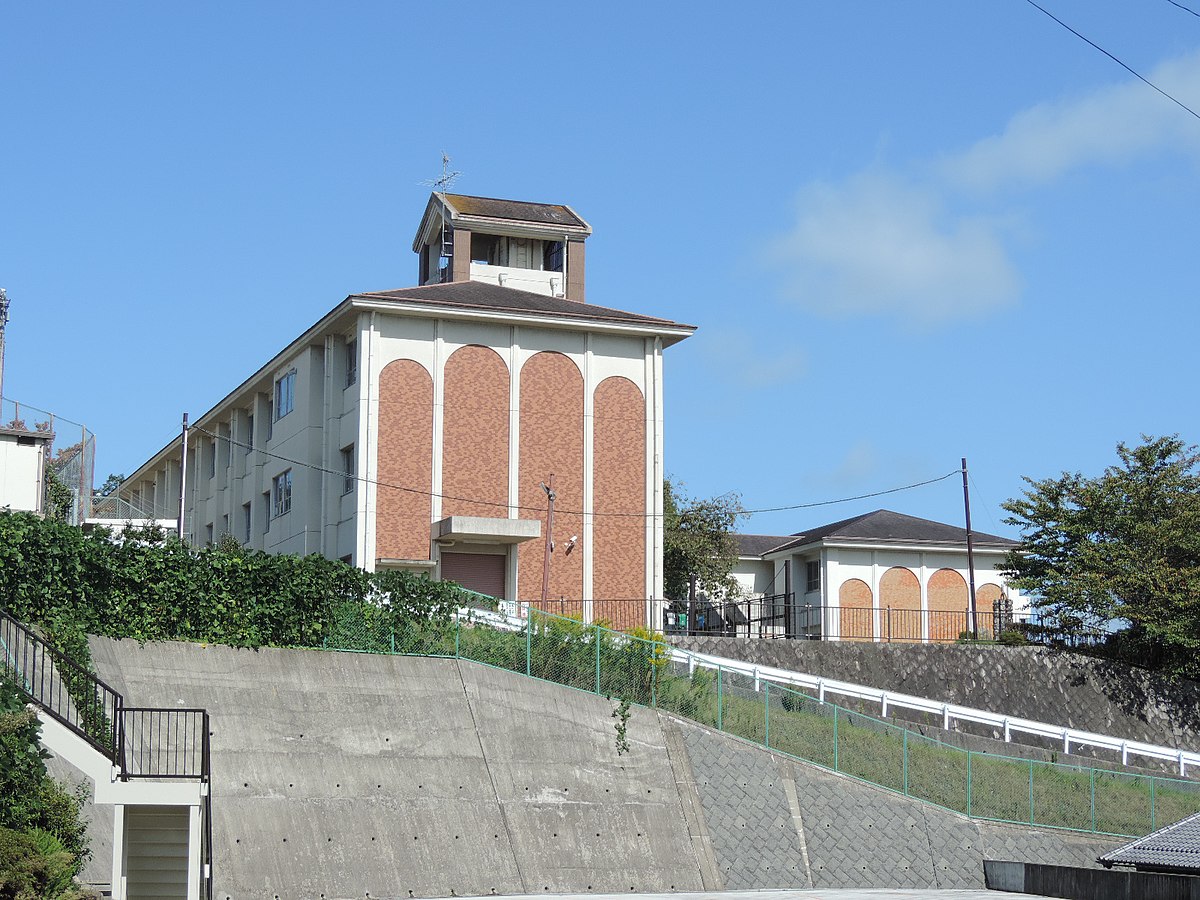 小学校　大津市立雄琴小学校（小学校）まで683m