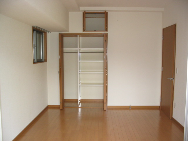 収納　洋室の収納です