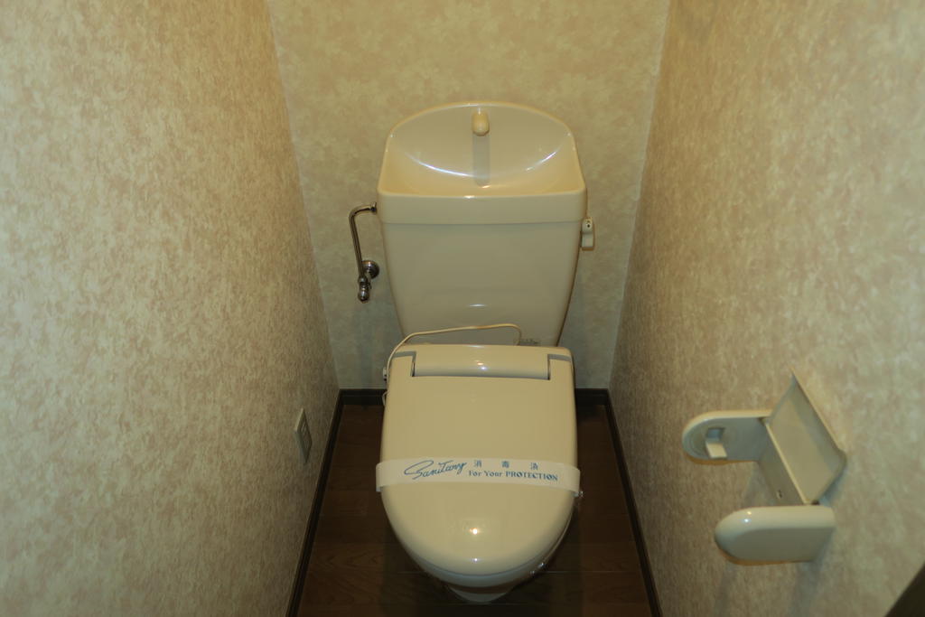 トイレ　温水洗浄便座へ変更可