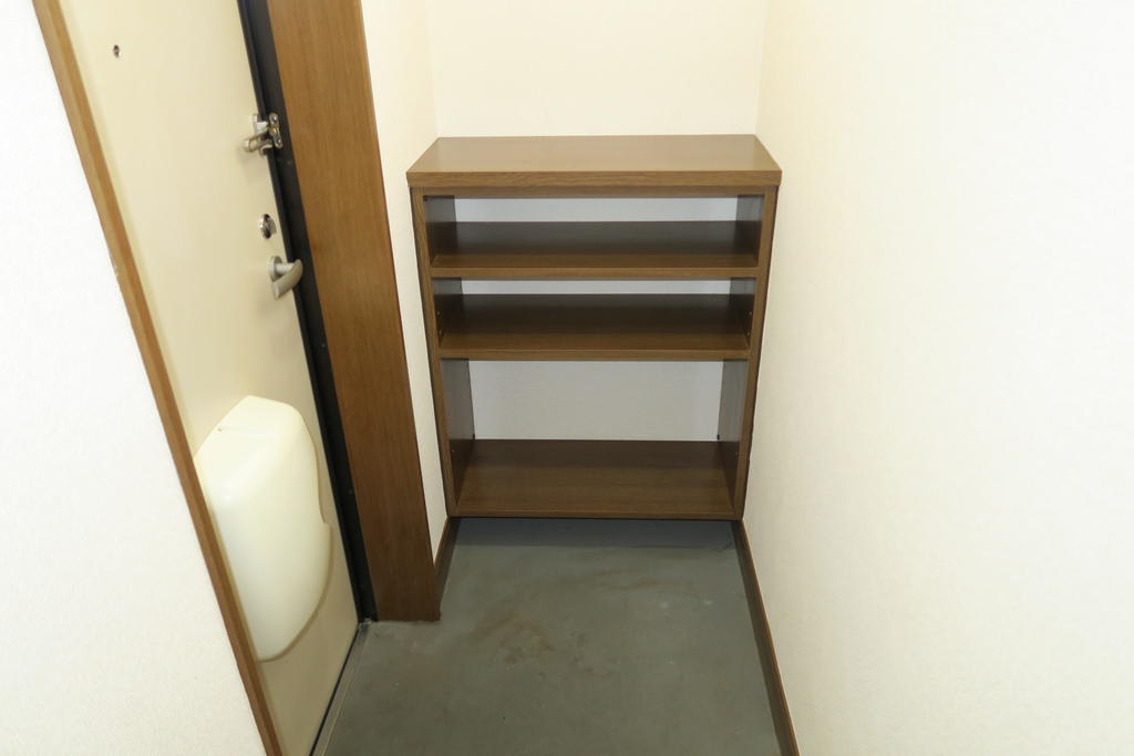 玄関　下駄箱有り