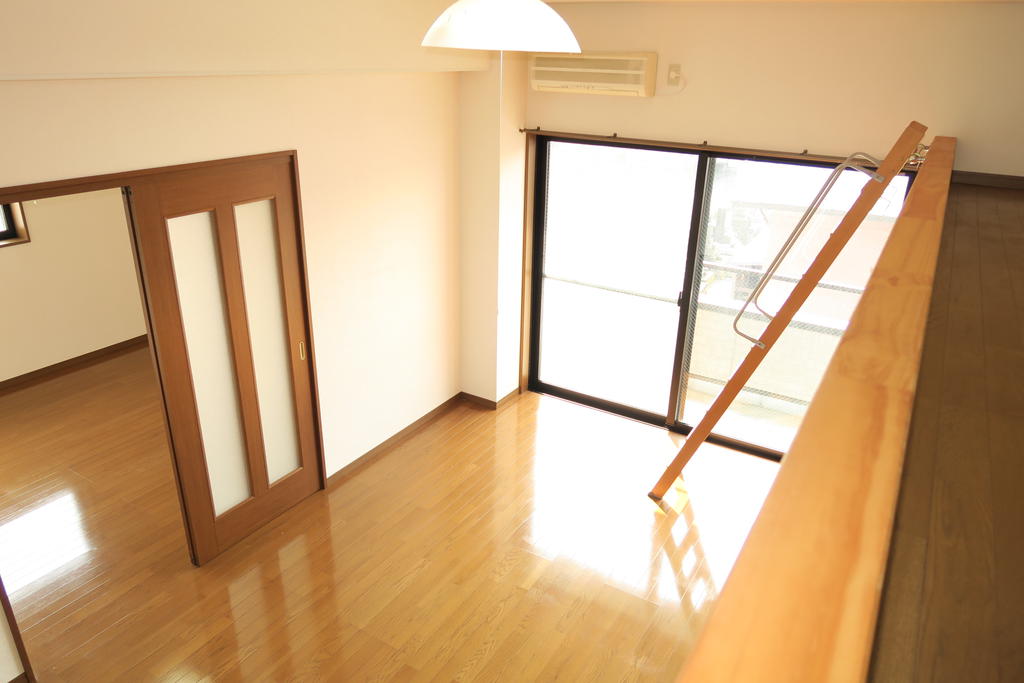 その他部屋・スペース　ロフトからの洋室