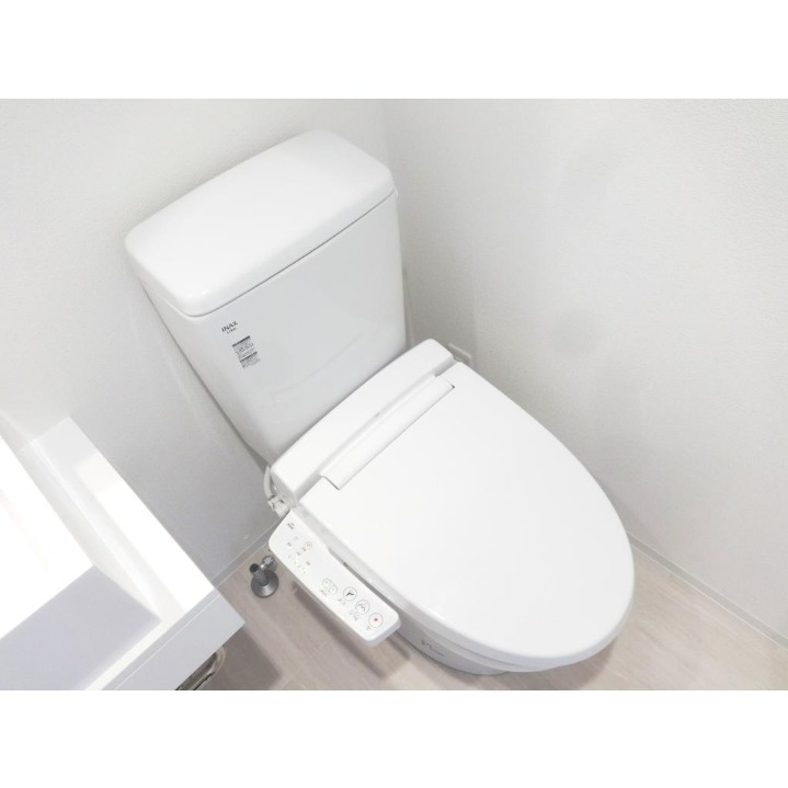 トイレ　冬も安心の温水洗浄便座！