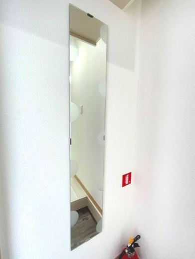 玄関　同物件別部屋です