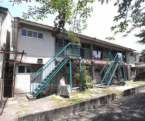 京都市南区久世上久世町のアパートの建物外観