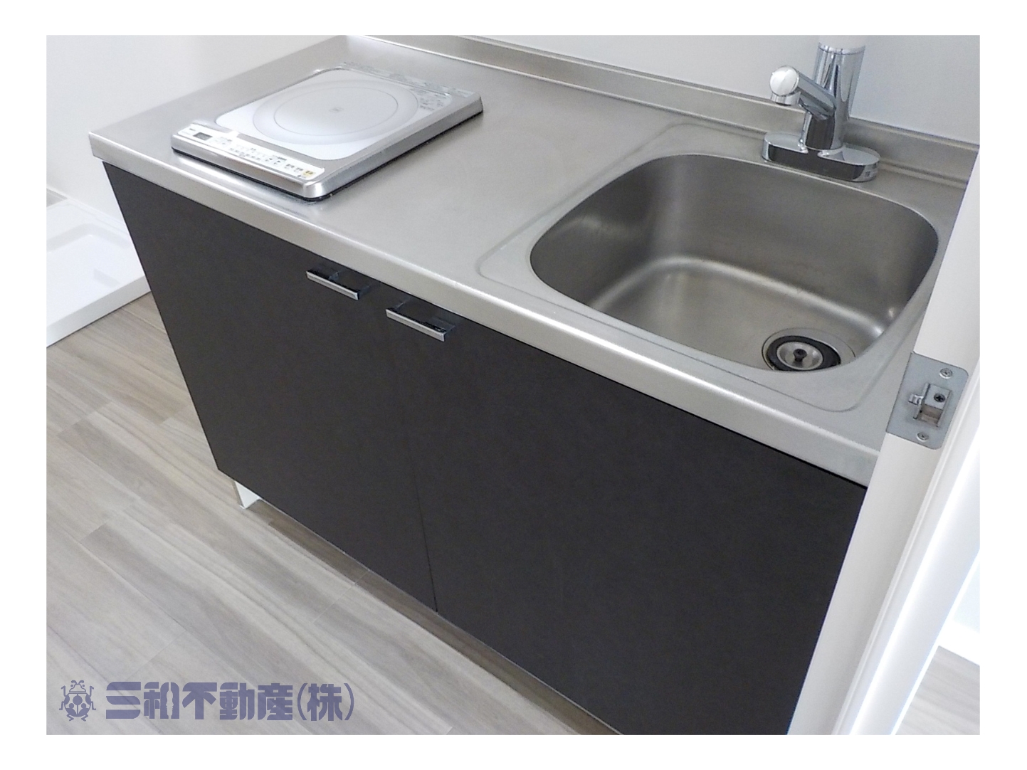 キッチン　IHコンロ付きのキッチンなのでガスコンロ等の準備は不要です♪