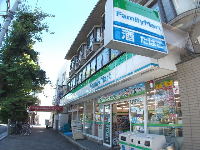 コンビニ　ファミリーマート阪神大石駅前店（コンビニ）まで566m