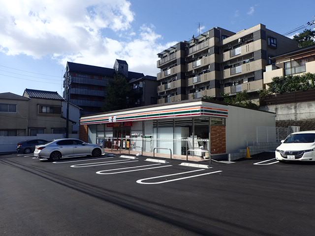 コンビニ　セブンイレブン（コンビニ）まで40m