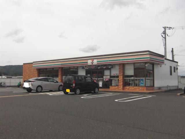 コンビニ　セブンイレブン綾部井倉町店（コンビニ）まで464m