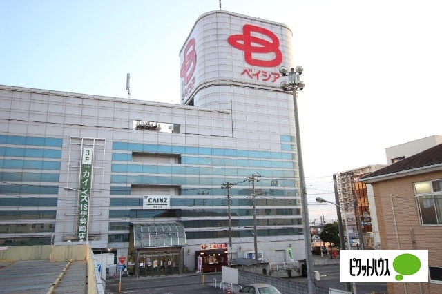 スーパー　ベイシアＩＳ伊勢崎店（スーパー）まで399m