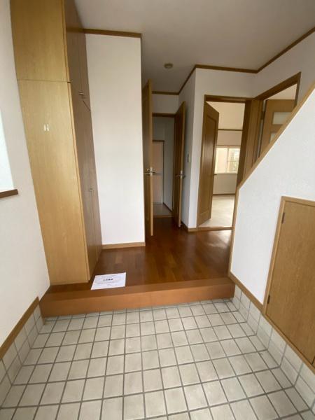 東武野田線 馬込沢駅 徒歩13分 2階建 築33年の玄関写真