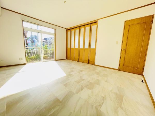 東武野田線 馬込沢駅 徒歩13分 2階建 築33年の居間写真