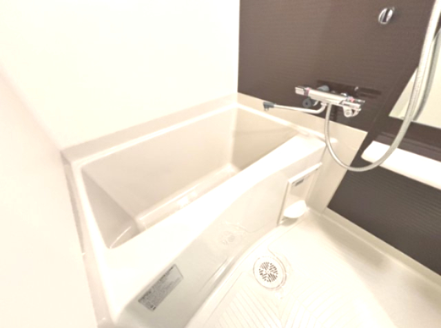 バス・シャワールーム　詳細は、RISUMO江坂本店までお問合せください♪