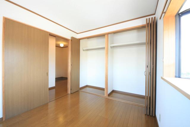 収納　※同タイプ部屋の写真です。