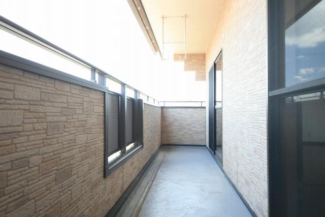 バルコニー　※同タイプ部屋の写真です。