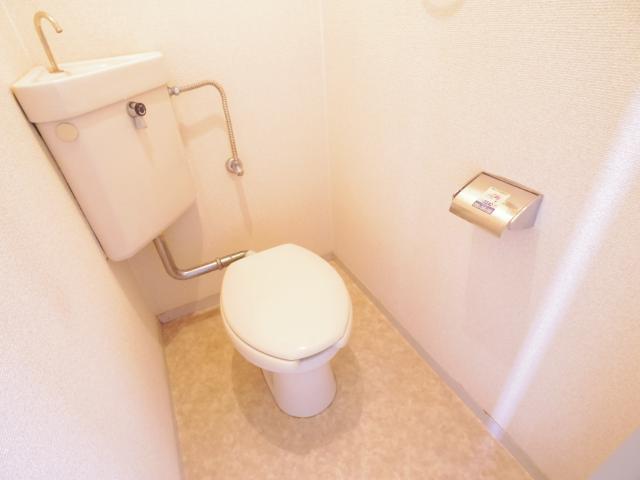 【葛城市忍海のアパートのトイレ】
