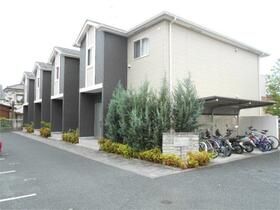 武蔵村山市三ツ木のアパートの建物外観