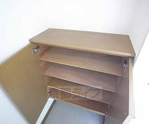 玄関　シューズボックス付いてます。