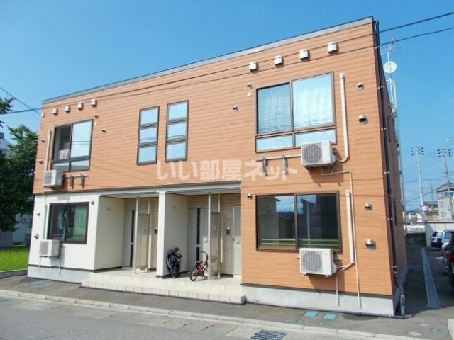 【十日町市河内町のアパートの建物外観】