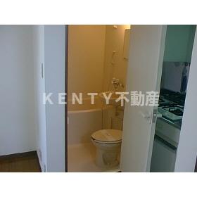 バス・シャワールーム　コンパクトで使いやすいお風呂です