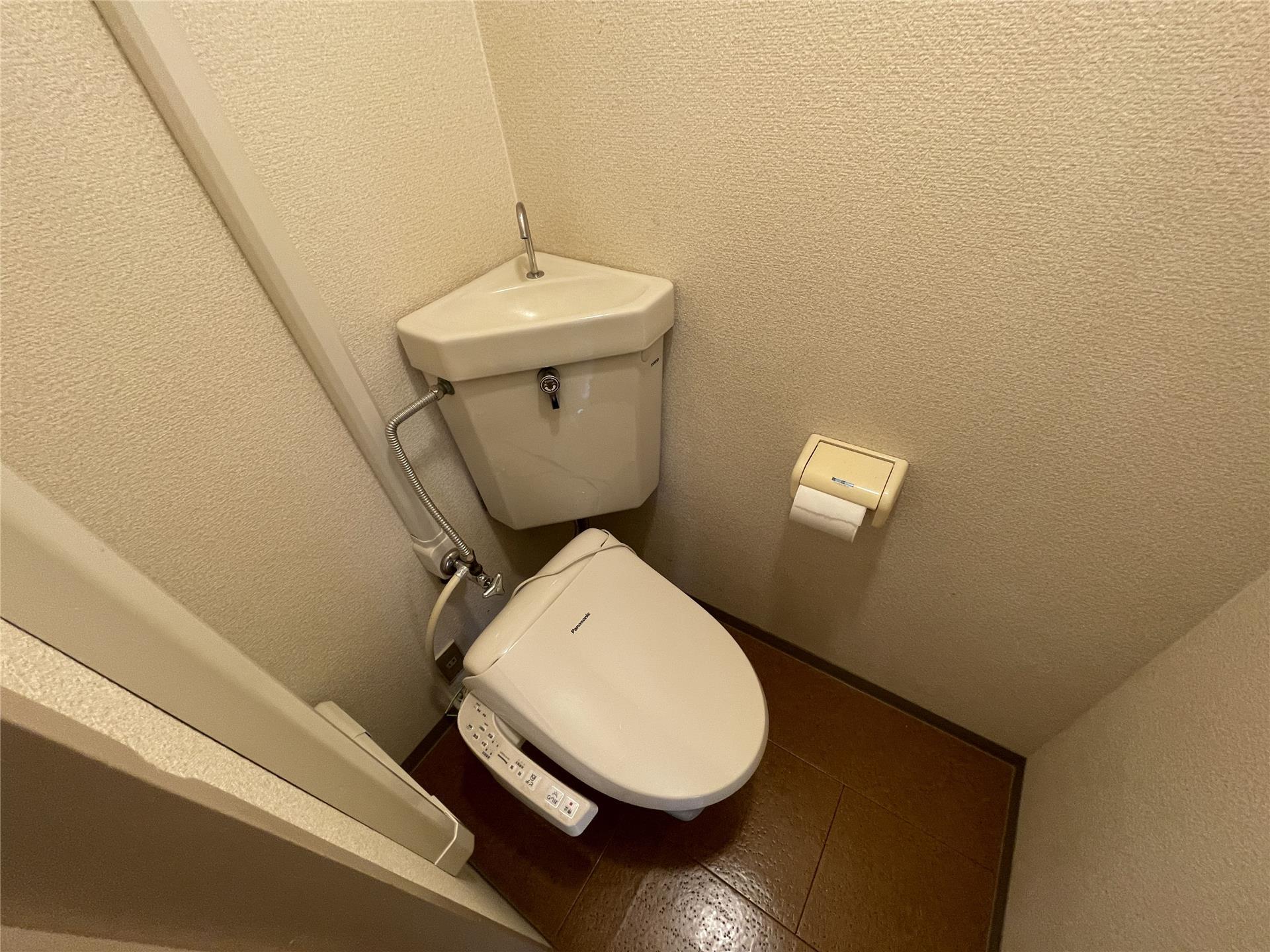 トイレ　温水洗浄便座