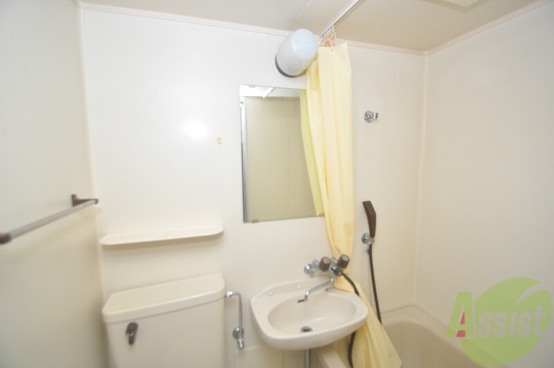 洗面設備　ユニットバスの洗面台です