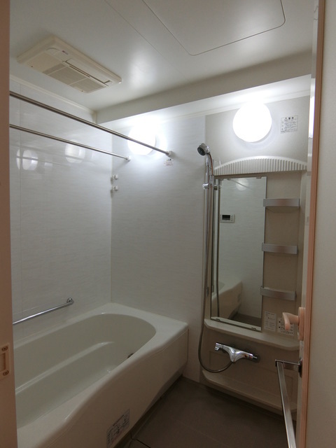 バス・シャワールーム　※別部屋の参考写真です。