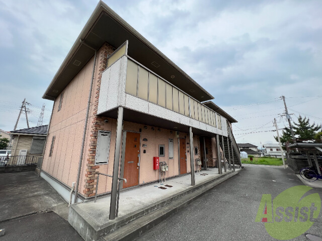 【神戸市西区玉津町小山のアパートの建物外観】